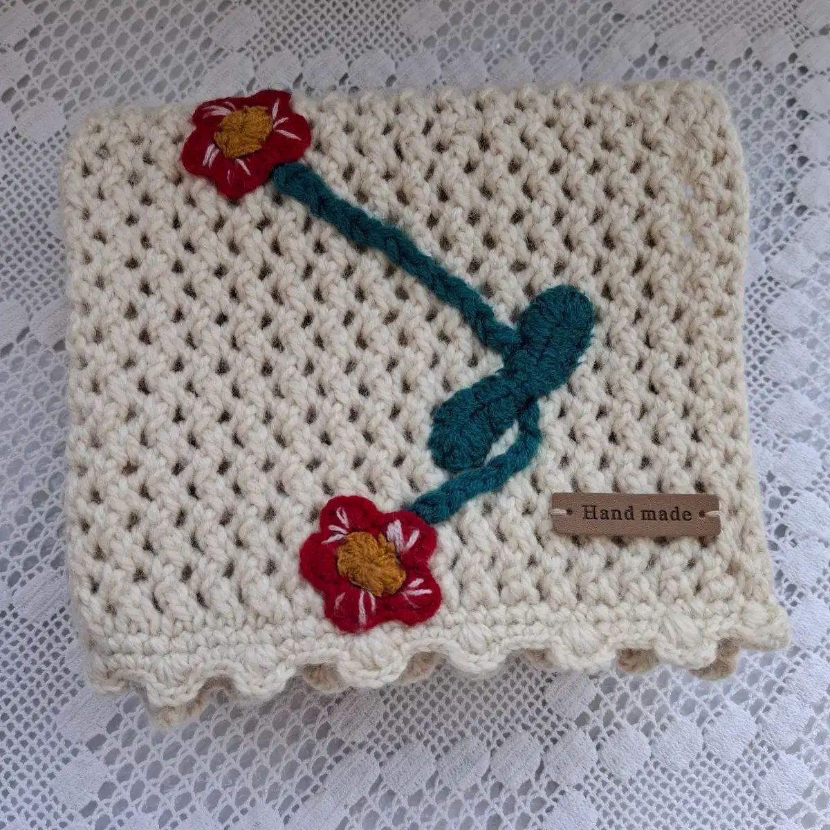 ハンドメイド 編み花柄 マフラー - メルカリ