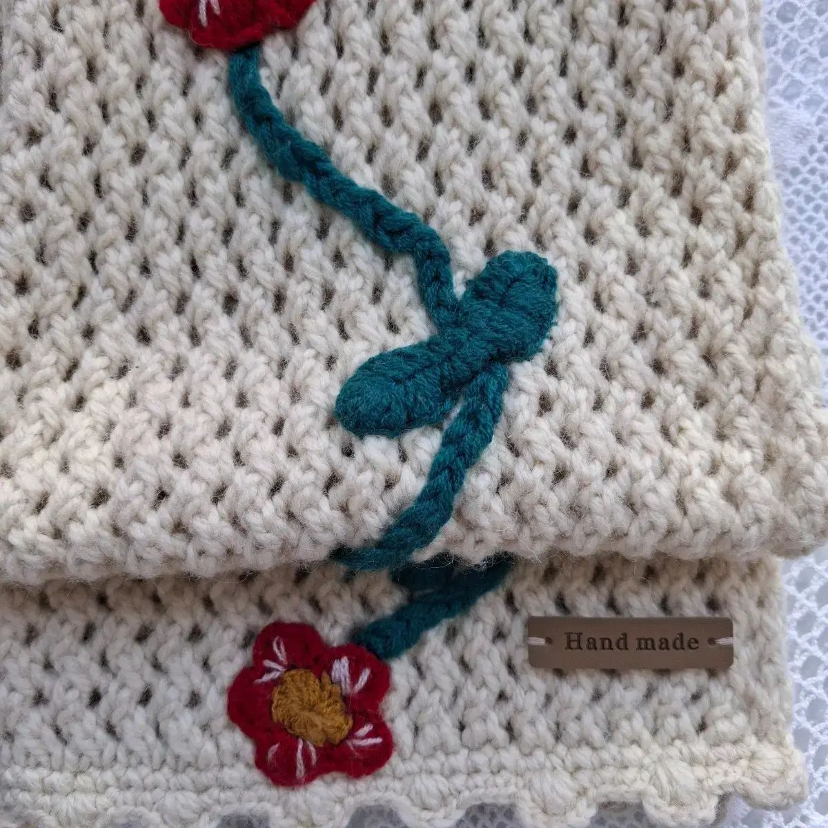 ハンドメイド 編み花柄 マフラー - メルカリ