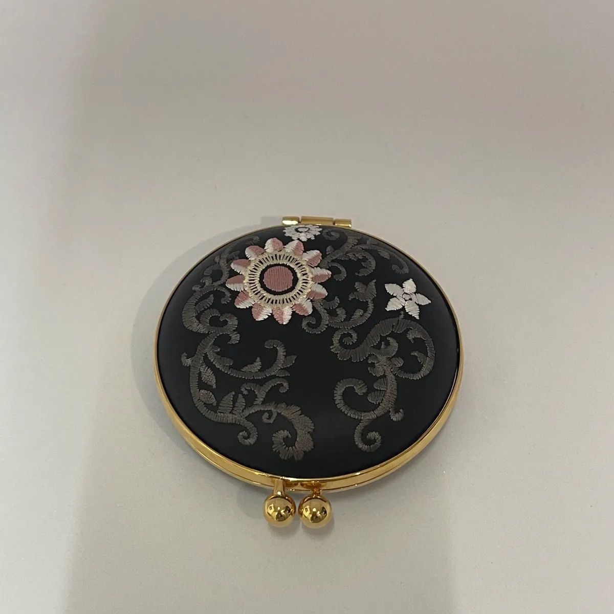 マルセル　ワンダース　コレクション　ケースのみ コスメデコルテ マルセルワンダースコレクション ケースのみ - メルカリ