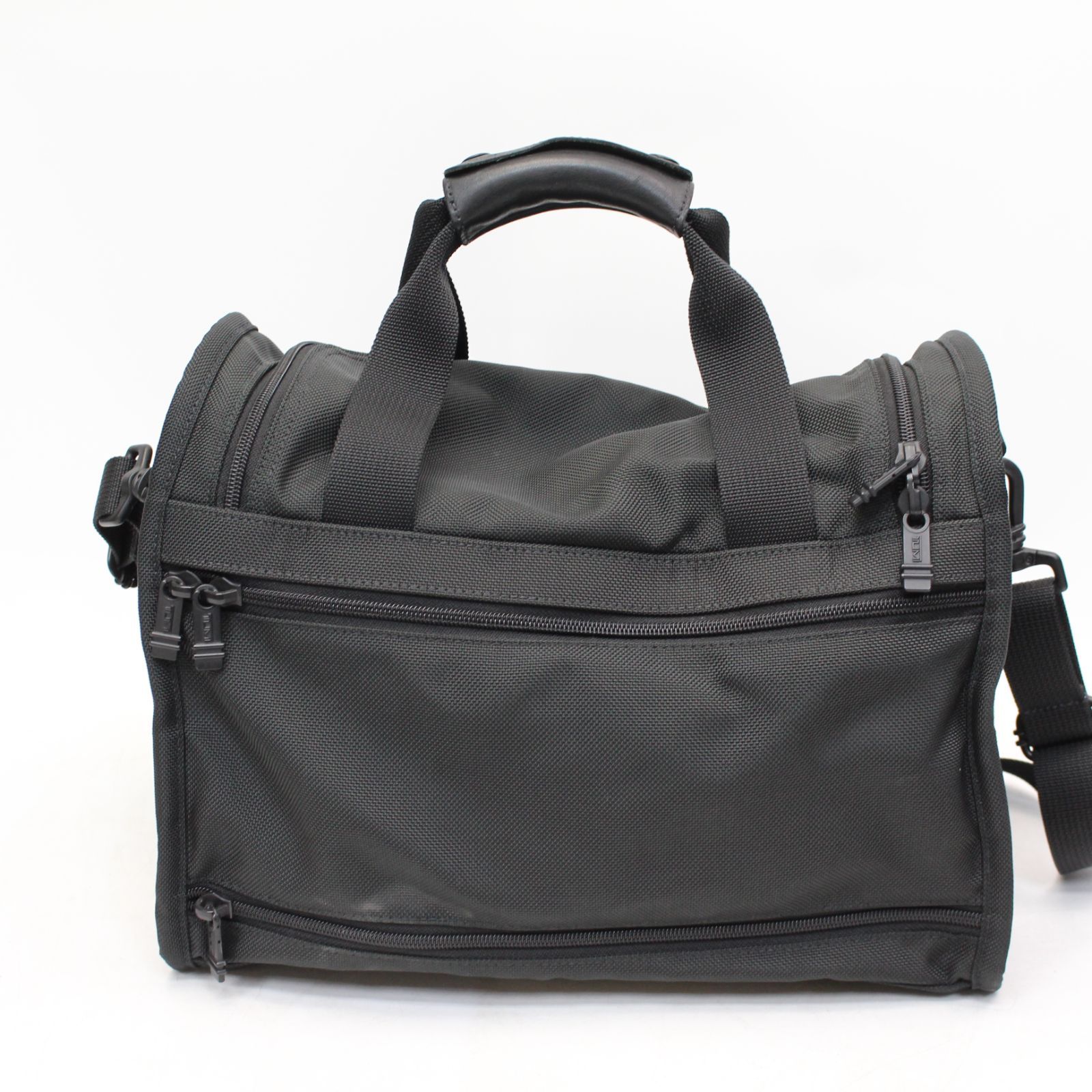 美品　廃盤品 TUMI ボストンバッグ ショルダーバッグ ２６１D３ 機内持込 IS574)TUMI ボストンバッグ ショルダーバッグ カメラバッグ 261D3