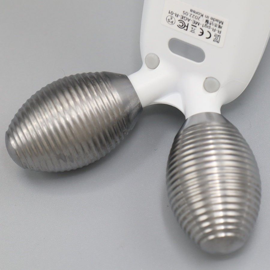 美品】MEDICUBE AGE-R ME-AGE-R-01 EMS美顔器 ダーマショット メディ