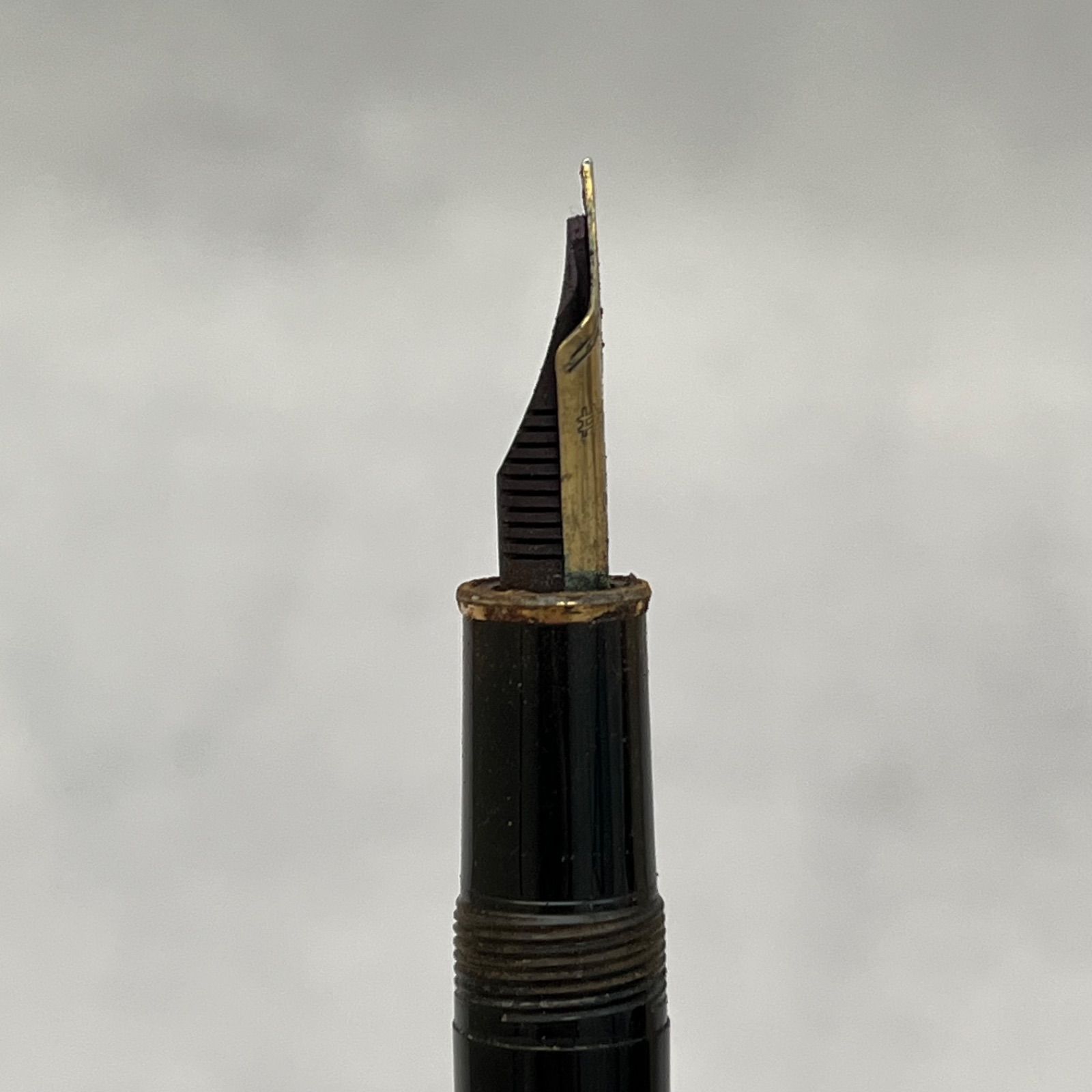 ブラック×ゴールド