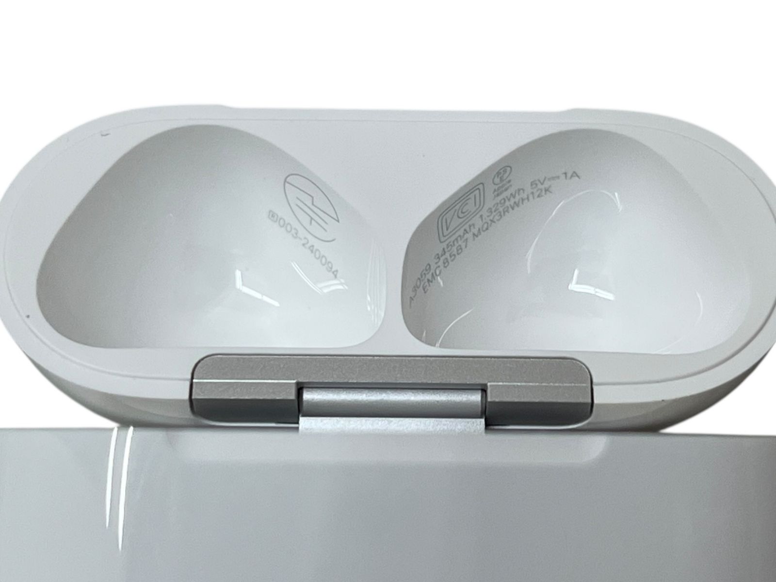 Apple (アップル) AirPods 4 エアポッズ4 ワイヤレスイヤホン MXP93J/A