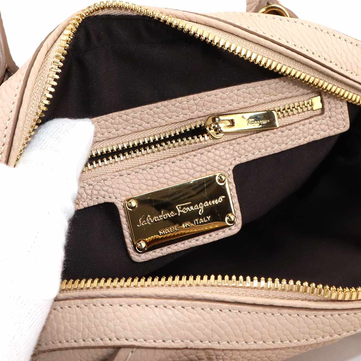 新品同様 サルヴァトーレ フェラガモ Salvatore Ferragamo フィアンマ