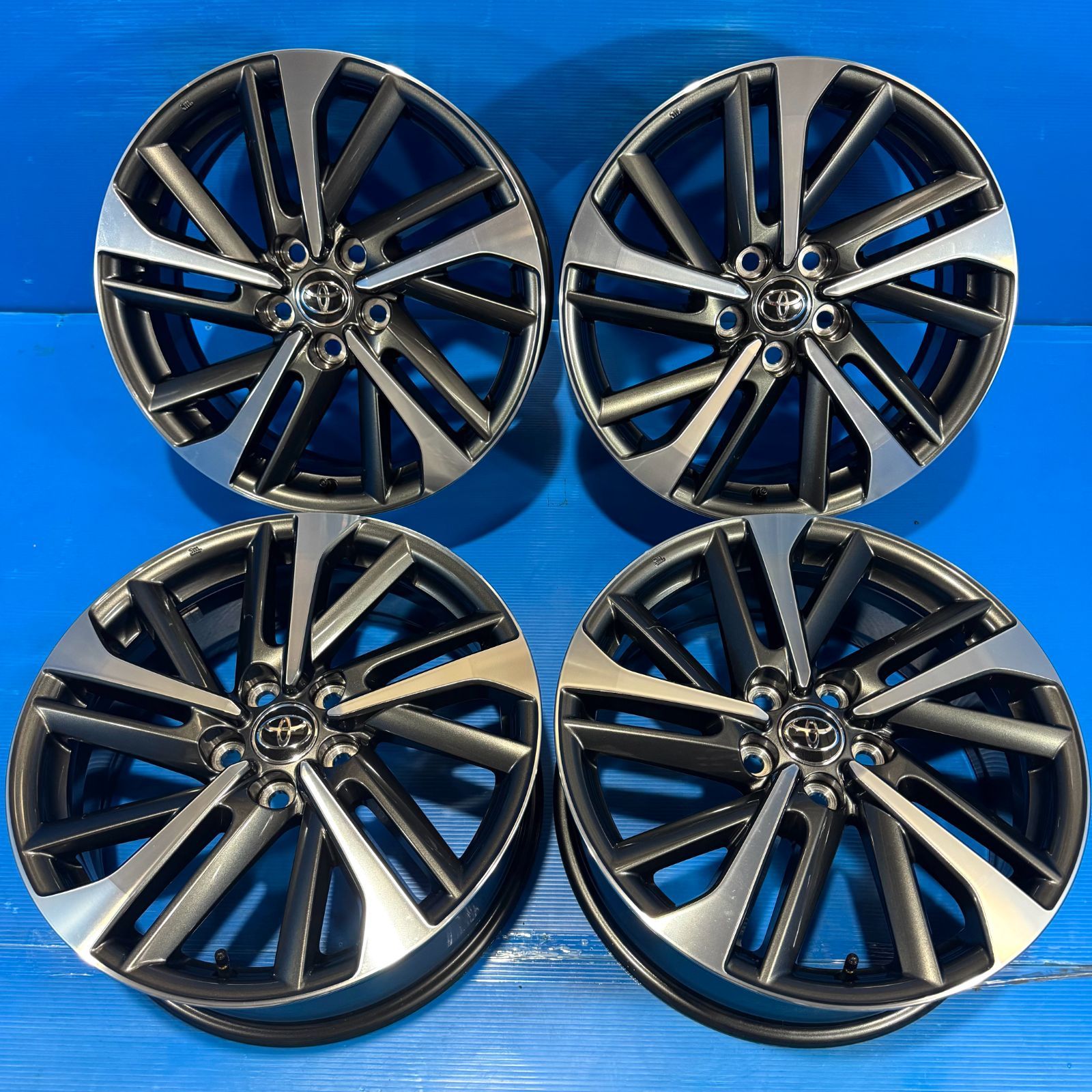 新車外し】カローラクロス Z 純正 18インチ 7J +40 PCD114.3 4本 納車