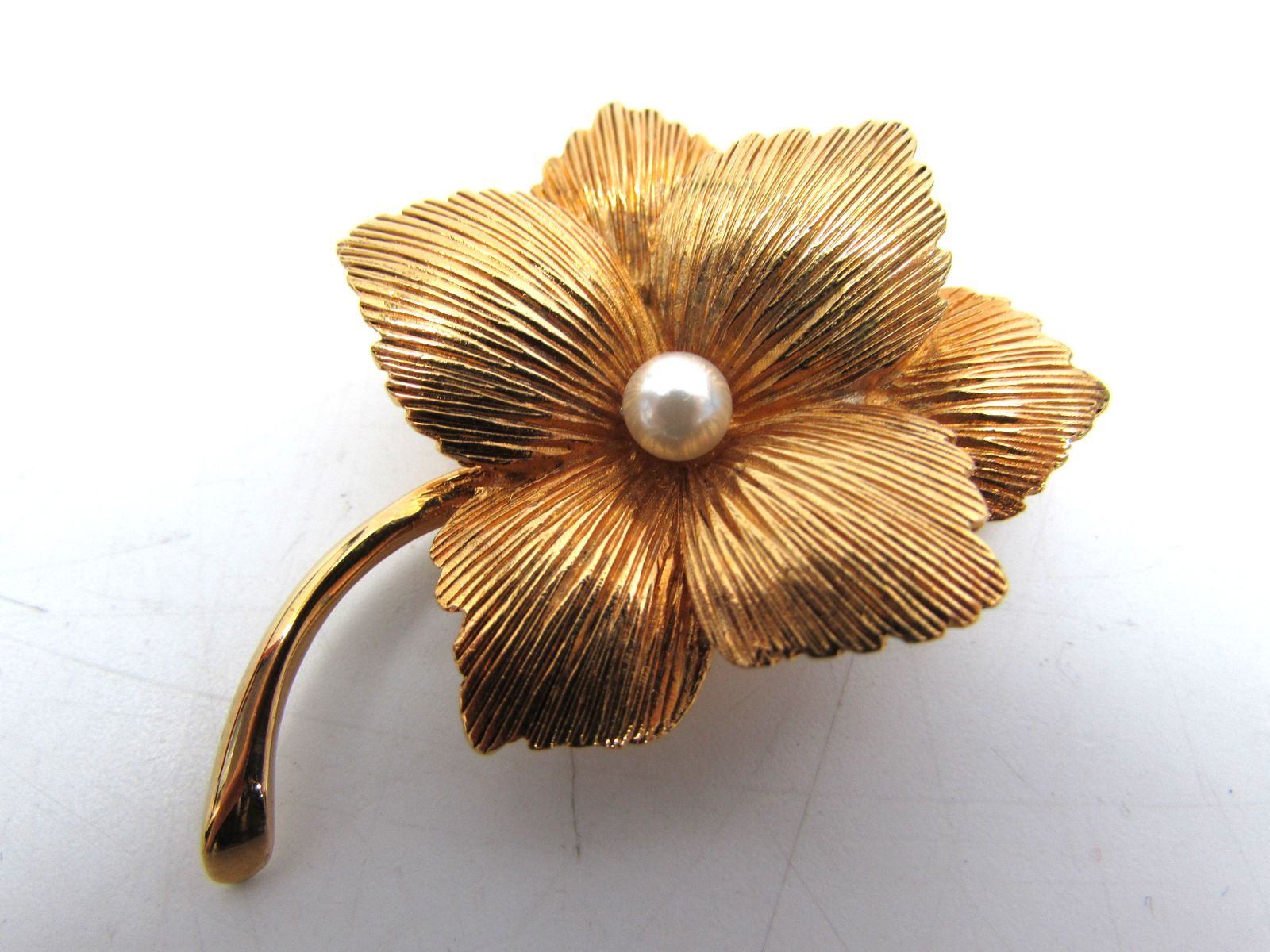 Carven 金色の花束ブローチ Carven 金色の花束ブローチ Carven 金色の花束ブローチ 公式 ストア