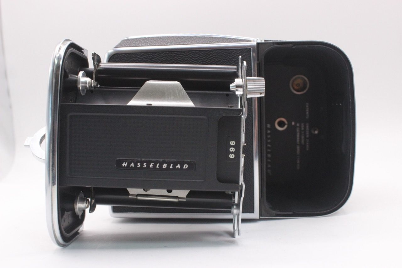 ☆希少品☆ハッセルブラッド HASSELBLAD 500C/M ボディ #4931@h RO3896