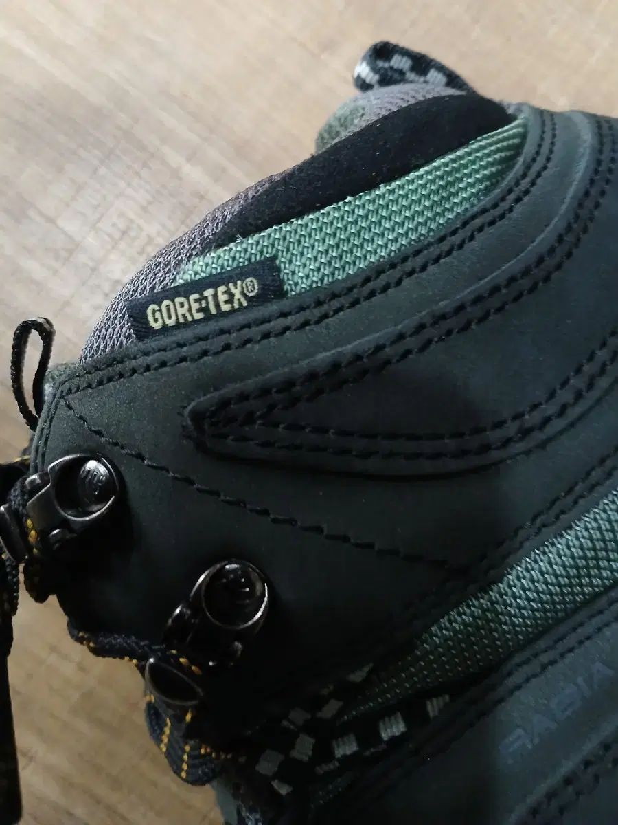 登山靴|トレッキングシューズ