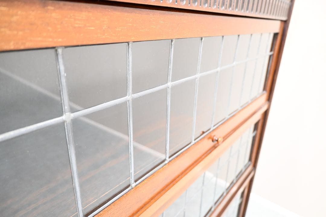 Lloyd's Antiques ロイズ・アンティークス 3段 ガラスケース - メルカリ