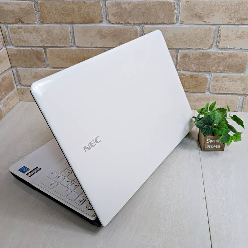 美品♪オフィス付き☆SSD256・メモリ8GB／Blu-ray☆初心者OK