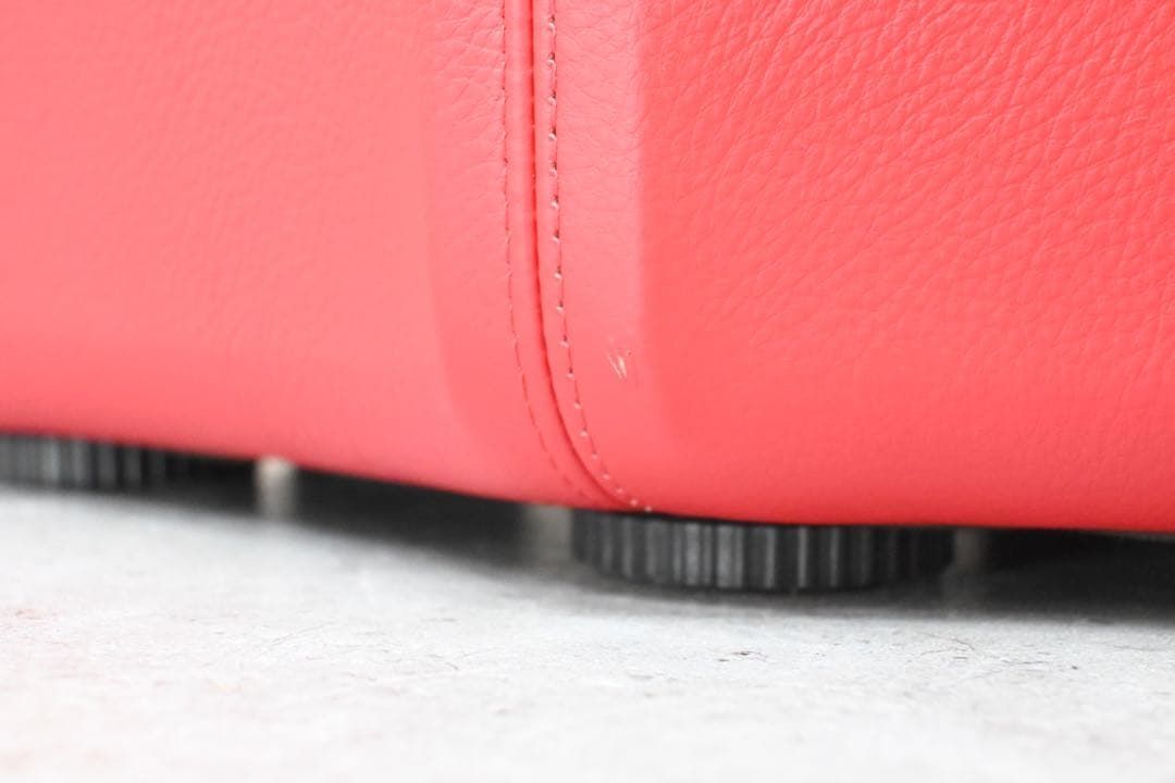 展示極美品】Poltrona Frau 1人掛けソファ オットマン - メルカリ