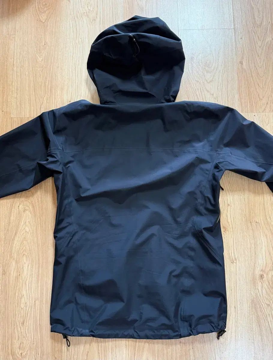 ARC TERYX アークテリクス ベータ LT ブラック Mサイズ