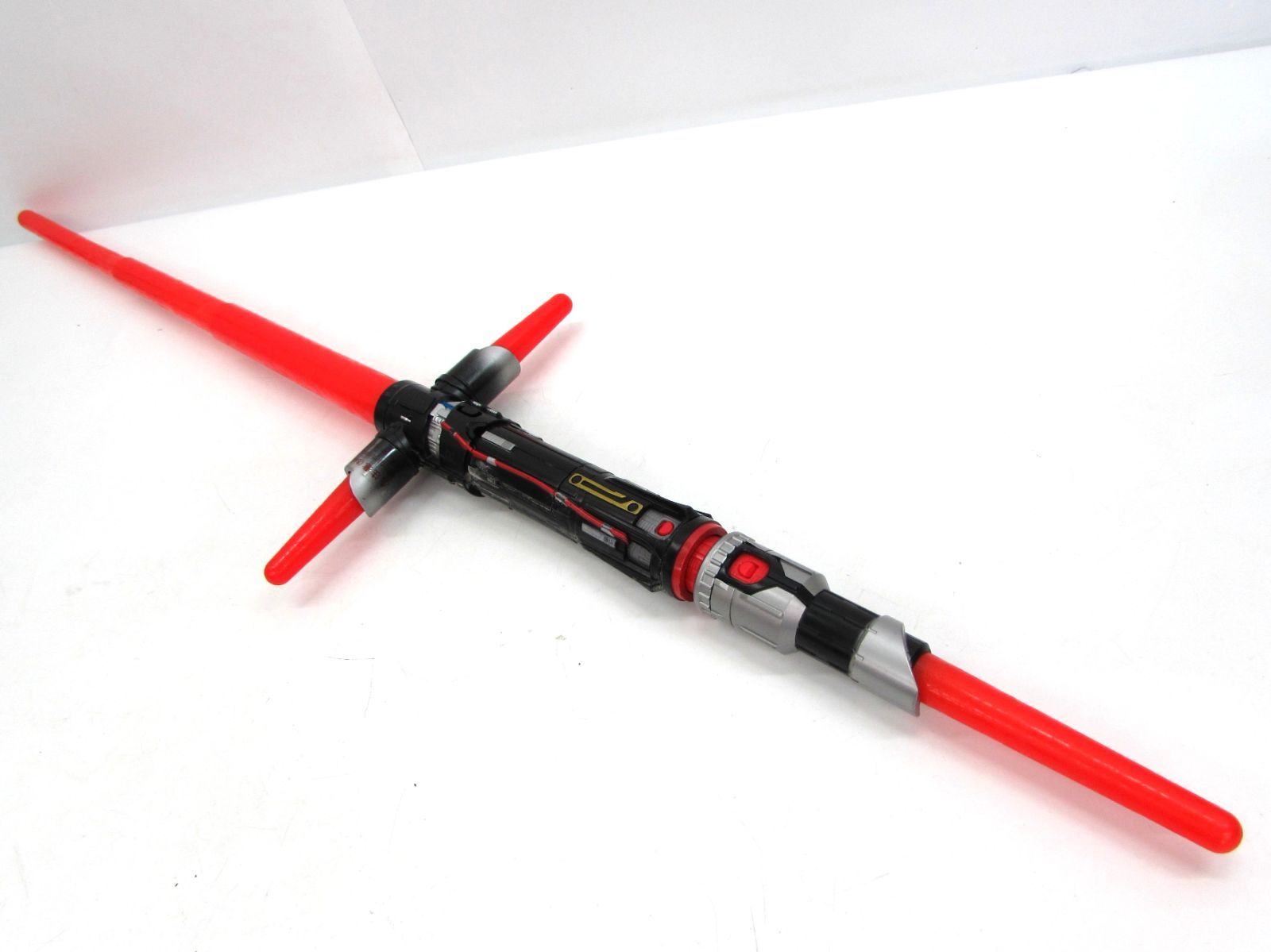 動作品 タカラトミー スター・ウォーズ フォースの覚醒 カイロ・レン エレクトロニックライトセーバー レトロ