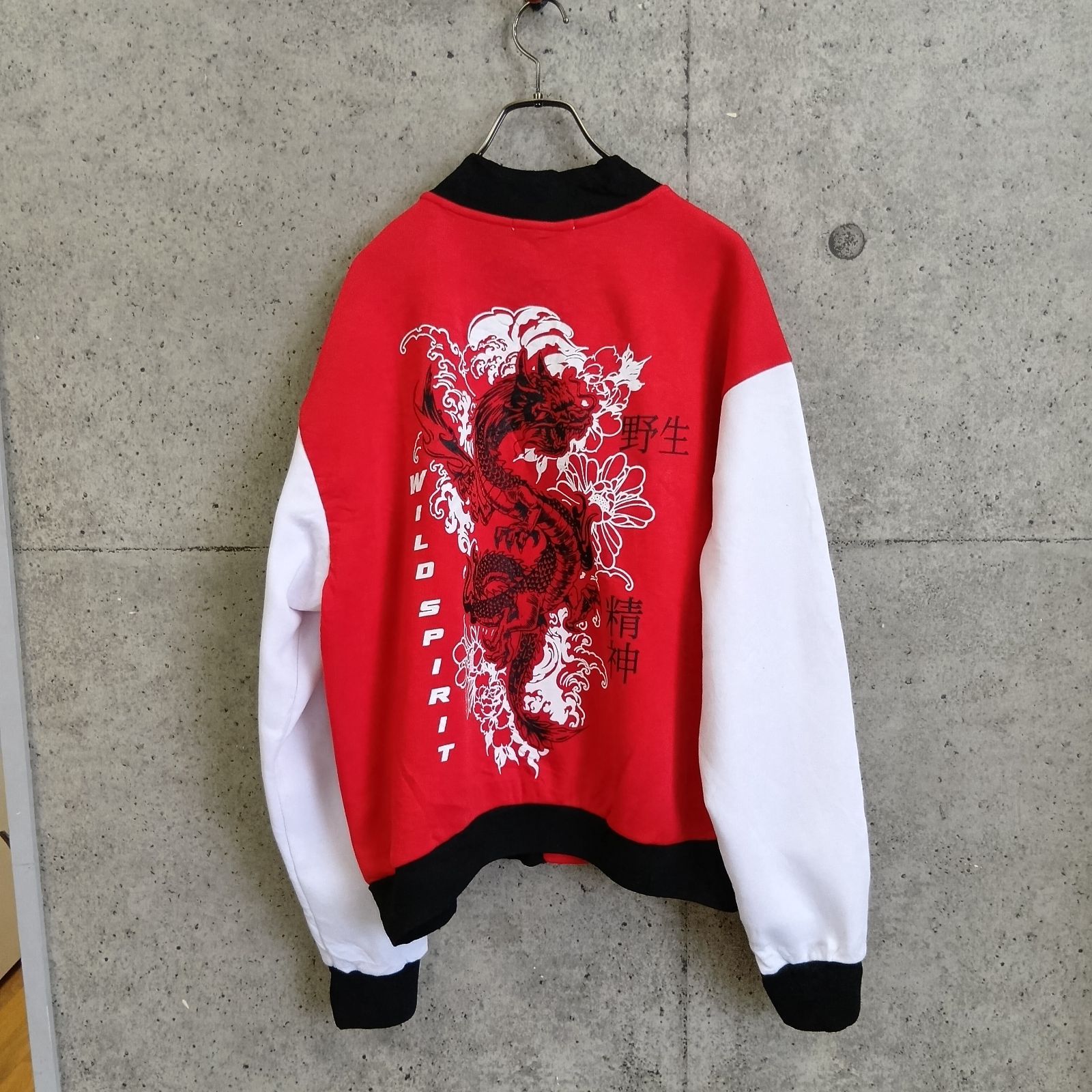 USED】US 古着 Birch and Stone スタジャン M 赤×白 龍 ドラゴン 和柄 