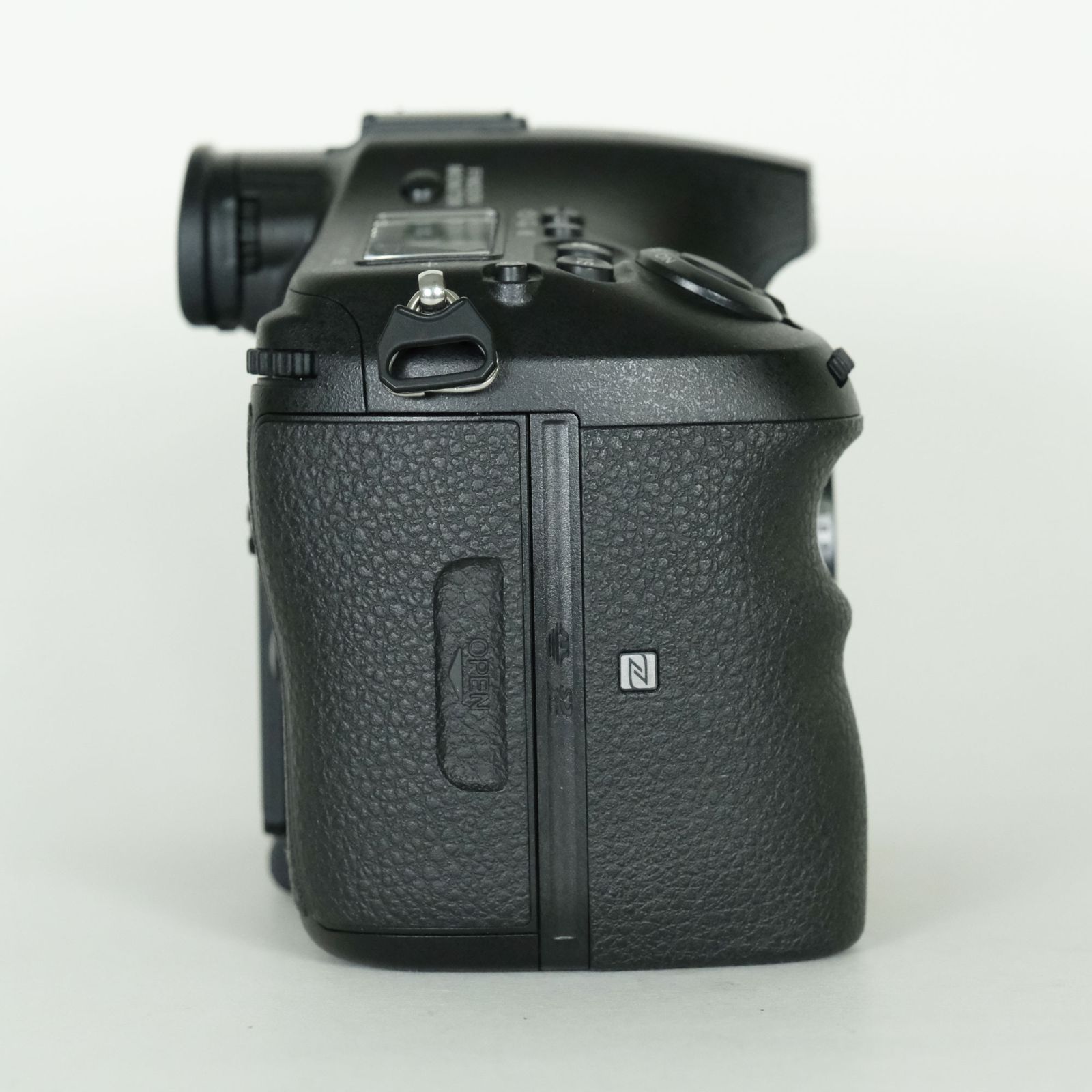 美品 | シャッター数7,960回｜バッテリー2個付] SONY α99II（ILCA-99M2