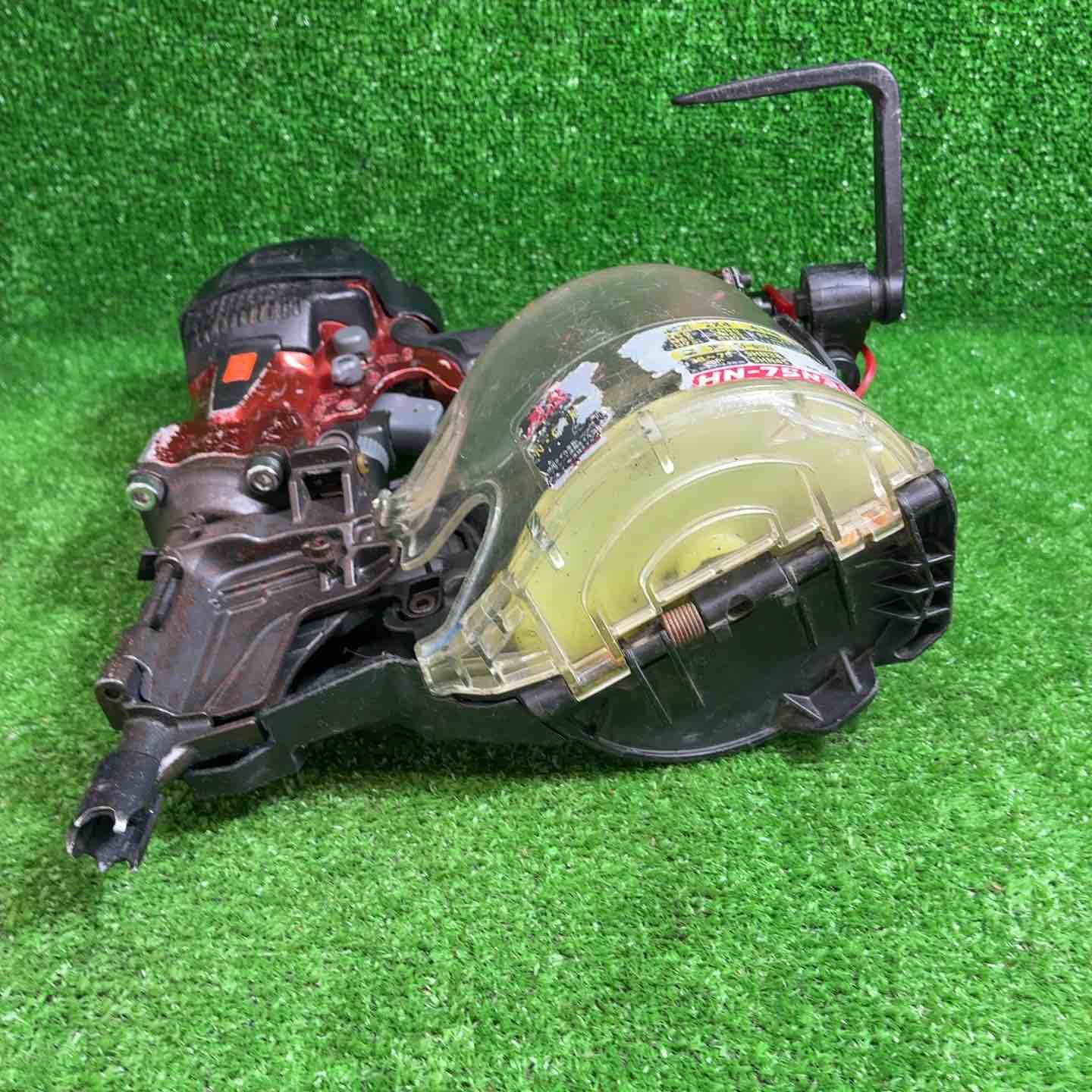 高圧エア釘打ち機