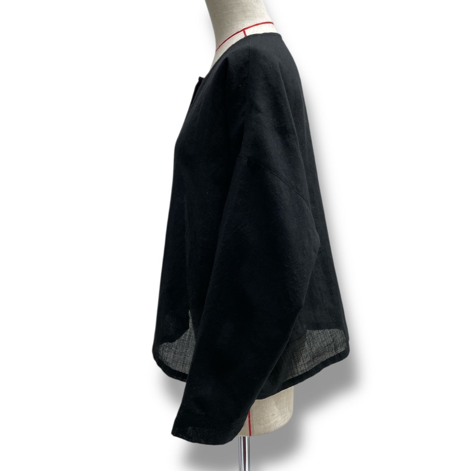 HUIS. 遠州織物 ハウス　huis 羽織もの　黒　新品未使用 HUIS. ハウス ウォッシャブルウール ショートカーディガン トップス