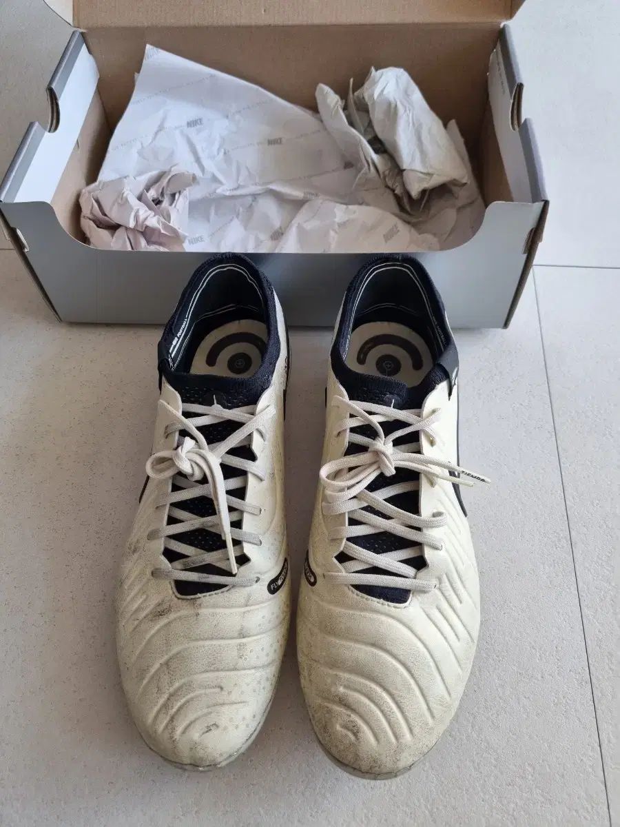 ナイキ サッカーシューズ ティエンポ レジェンド 10 エリート AG-PRO レモネード DV43