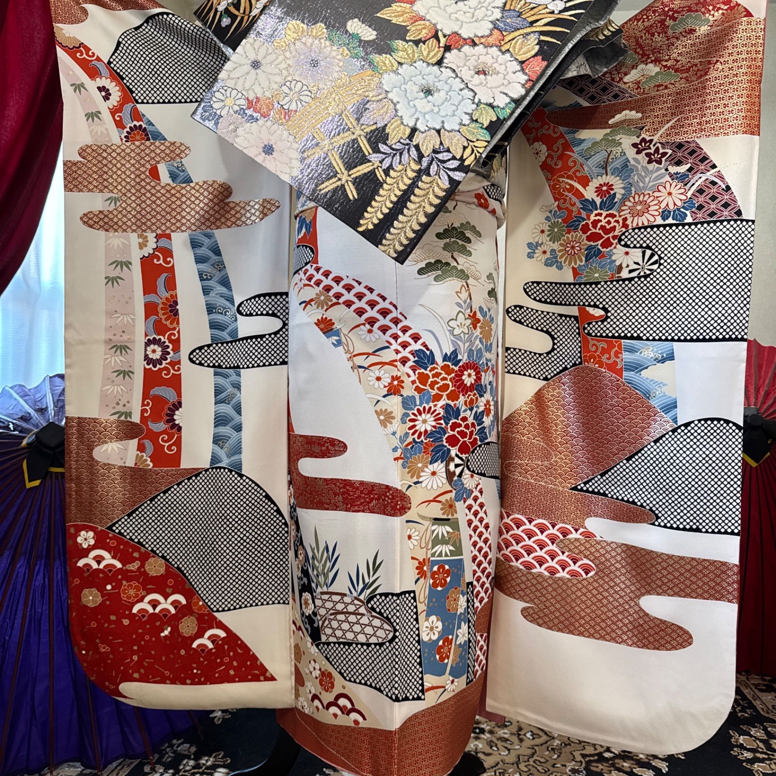 豪華振袖セット(4点)・袋帯・半衿・重ね衿・古典柄・駒刺繍・花車