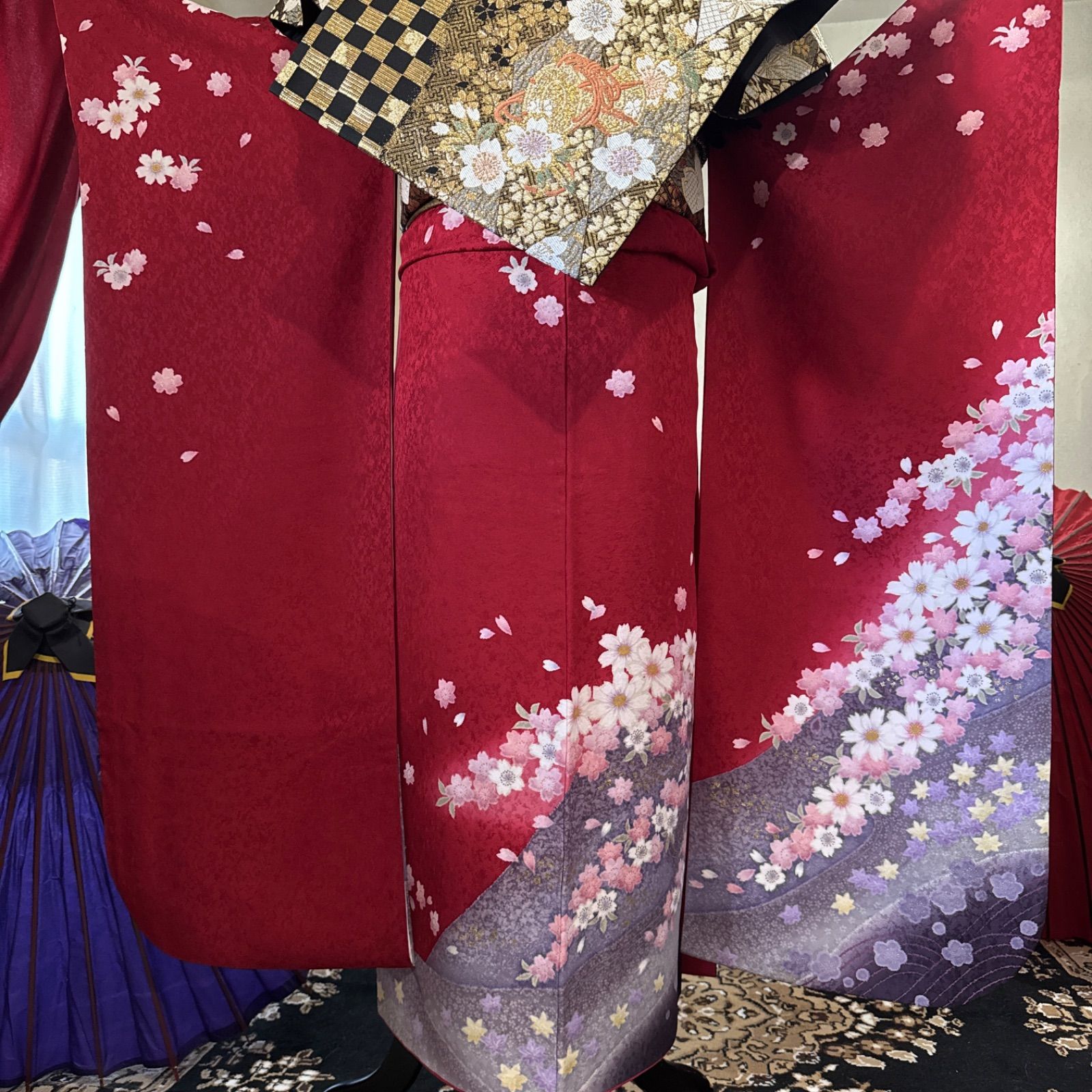 豪華振袖セット(4点)・袋帯・半衿・重ね衿・桜柄・秋桜・紅葉・梅・鞠