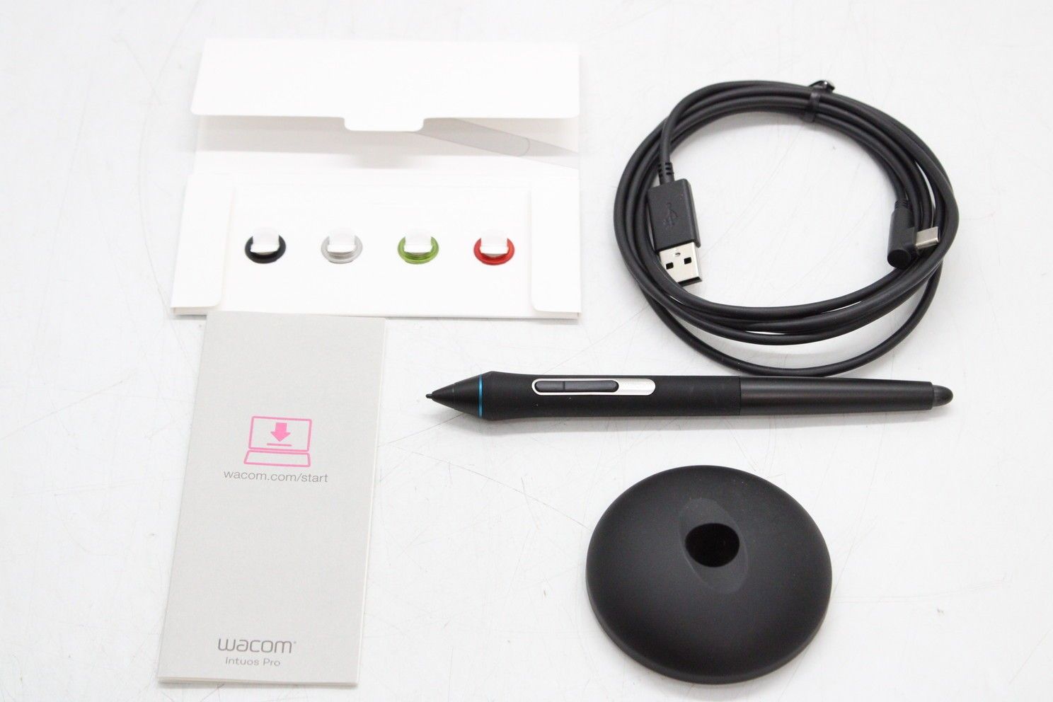 良品 ワコム Intuos Pro PTH-660 ペン タブレット ペンタブ ペン付き