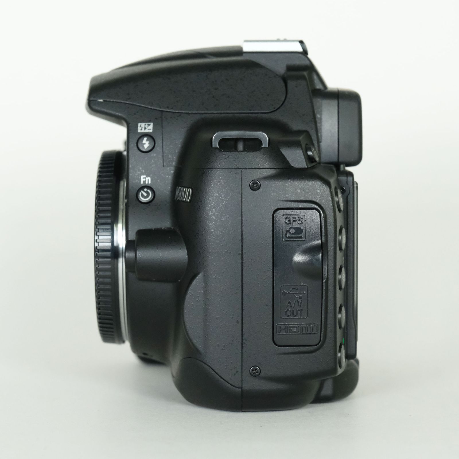 良品 | シャッター数3,269回] Nikon D5000 ボディ | ニコンFマウント