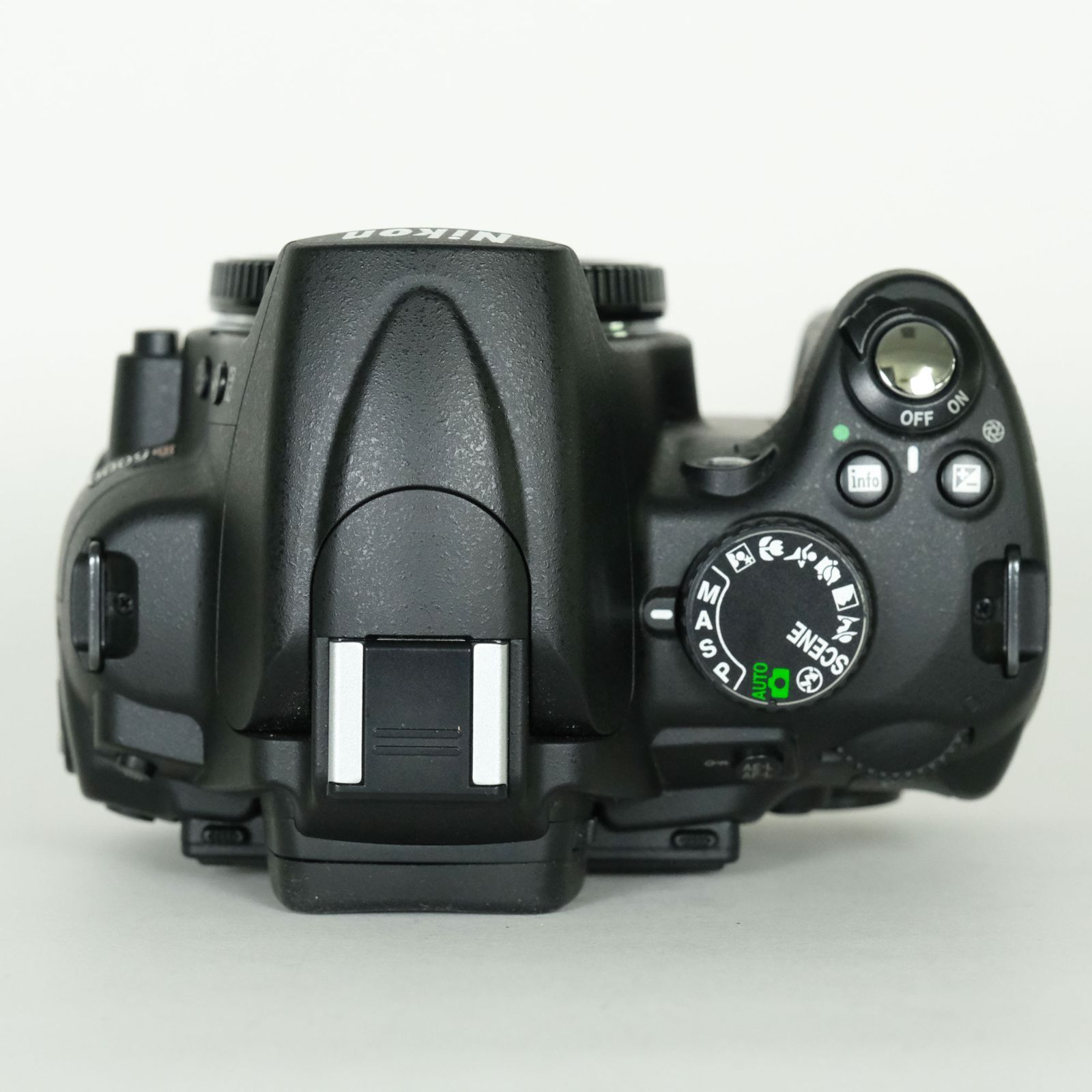 良品 | シャッター数3,269回] Nikon D5000 ボディ | ニコンFマウント