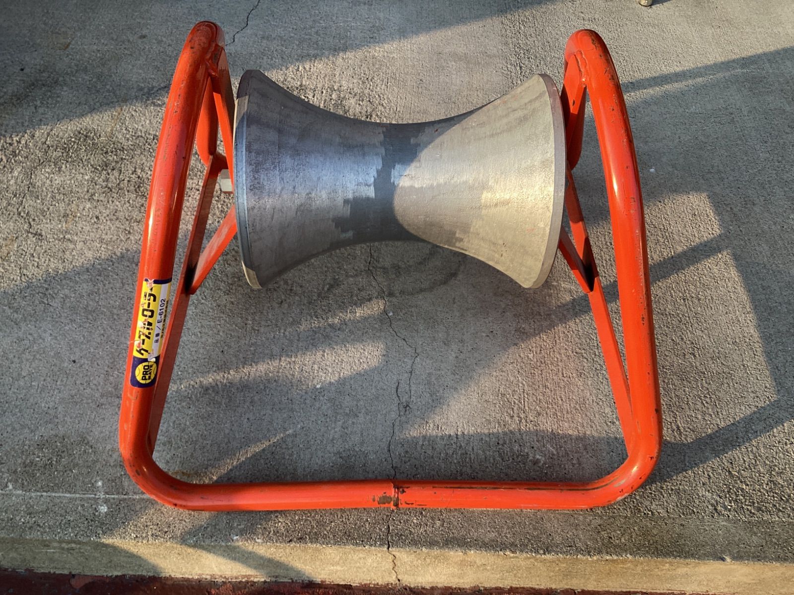 ➁マーベル ケーブルローラー E-6102 |