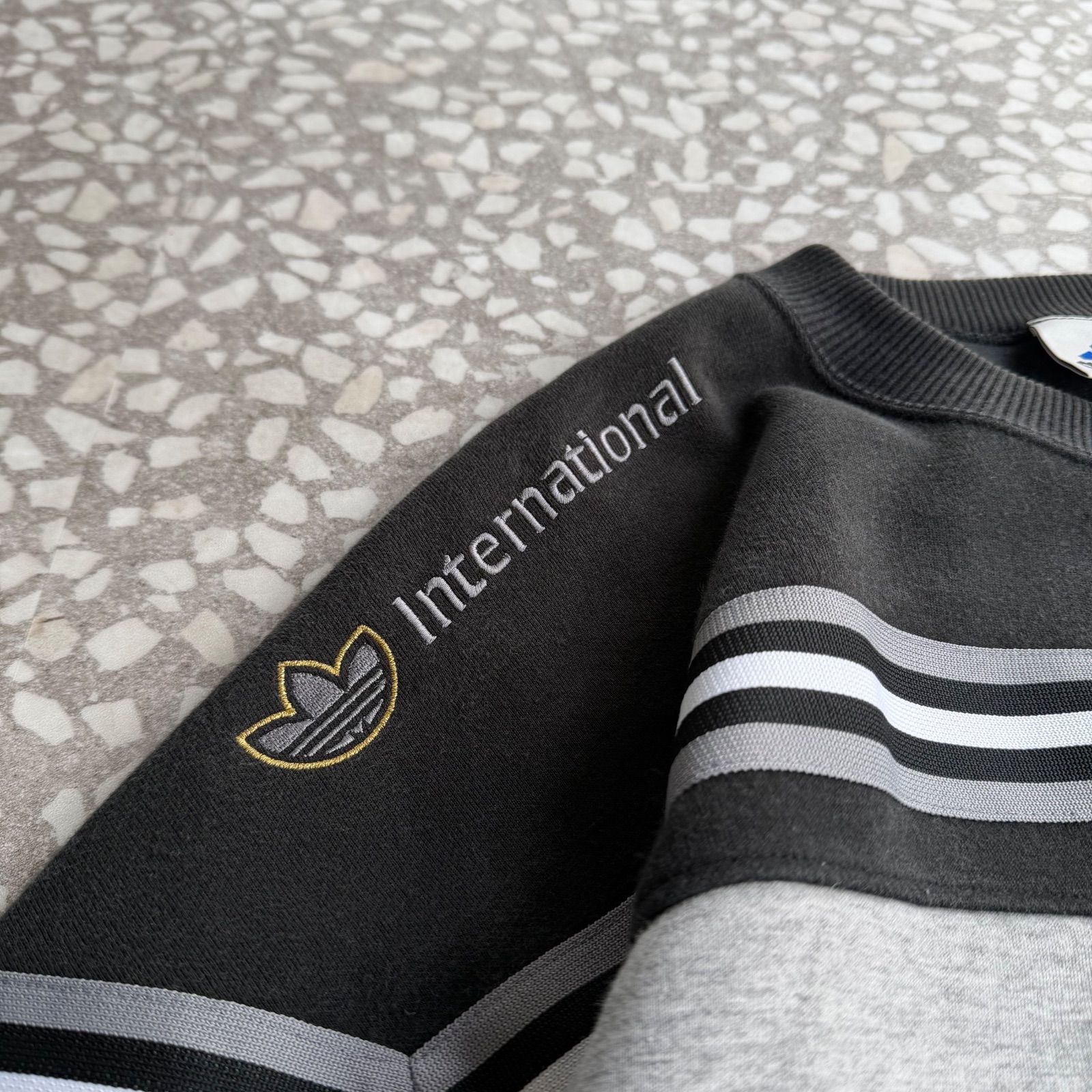 adidas / 90's logo sweat size L-O オールドアディダス 両面刺繍ロゴ