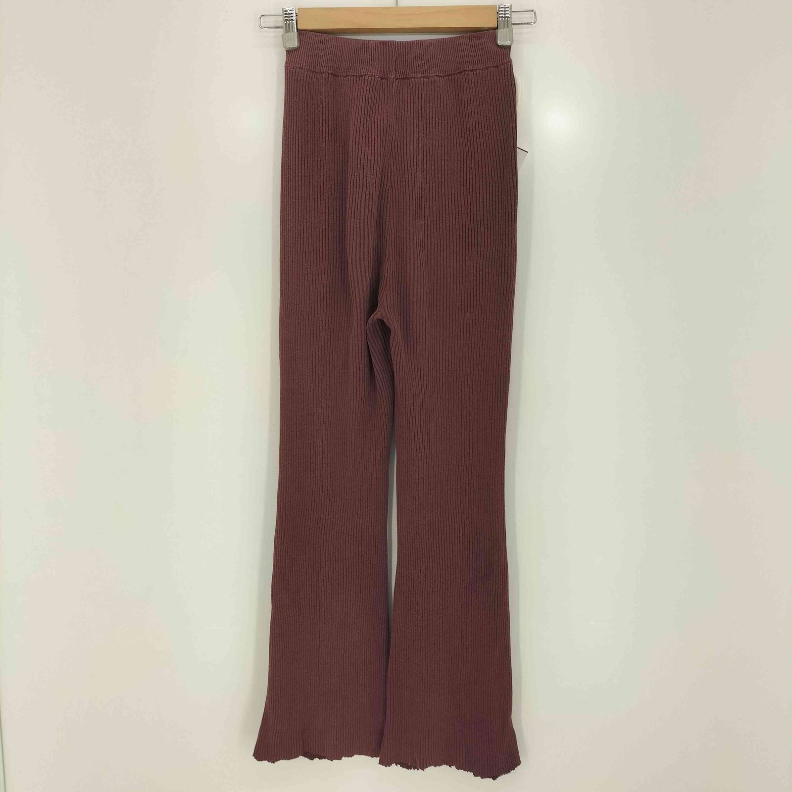 パーバーズ PERVERZE リブニット フレアパンツ レディース FREE - メルカリ