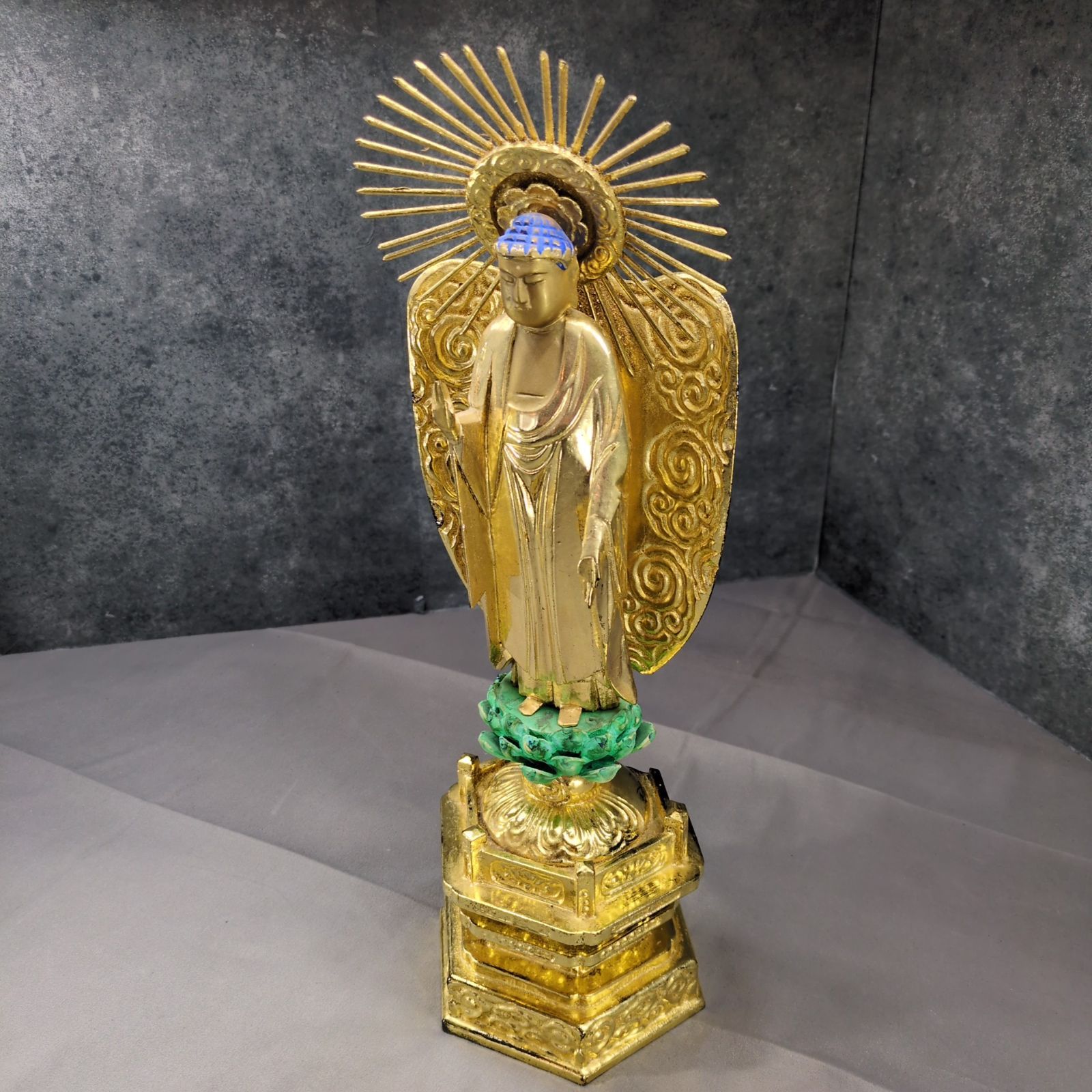 仏像 立像 光背付 金色 仏教美術 置物 民芸 古道具 A691 - メルカリ