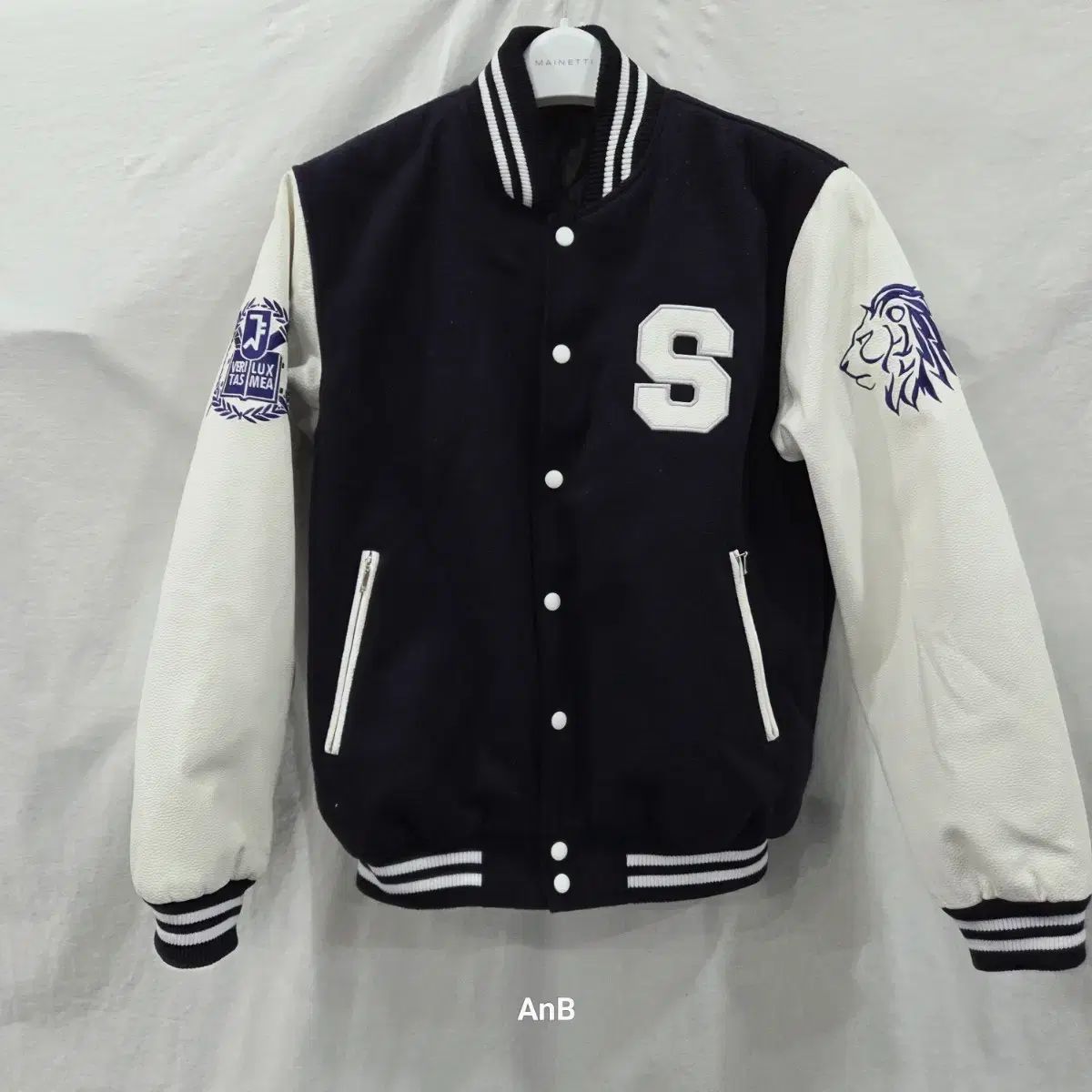 韓国ソウル大学公式スタジャン ベージュ SEOUL ソウル大学 自由専攻学部 スタジャン/学スタジャン (ネイビー&白