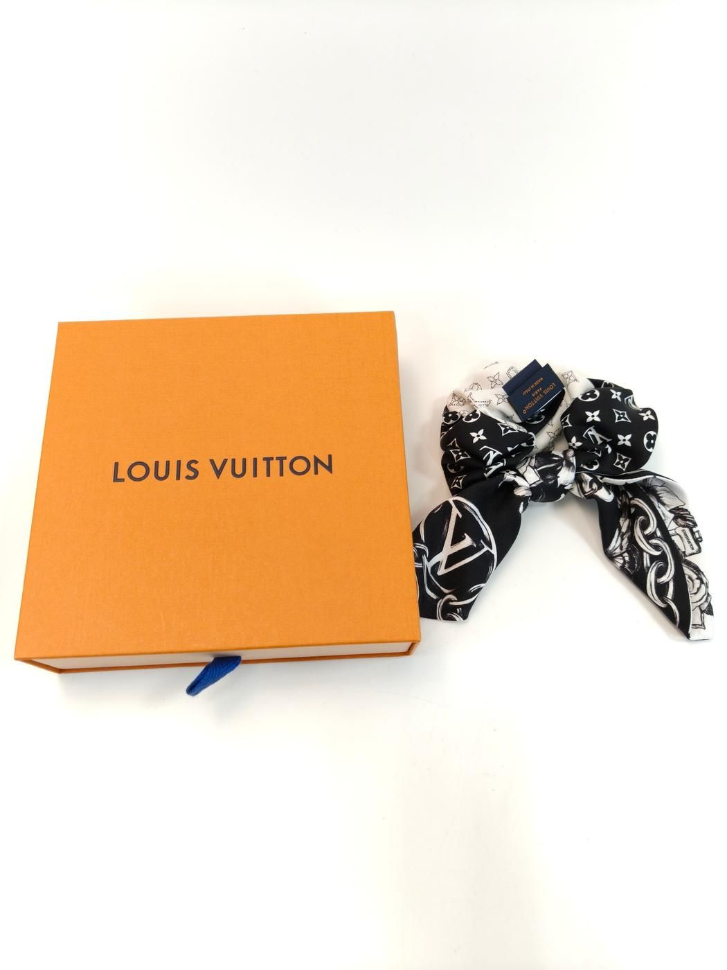 LOUIS VUITTON ルイヴィトン ブルーミング モノグラム シュシュ