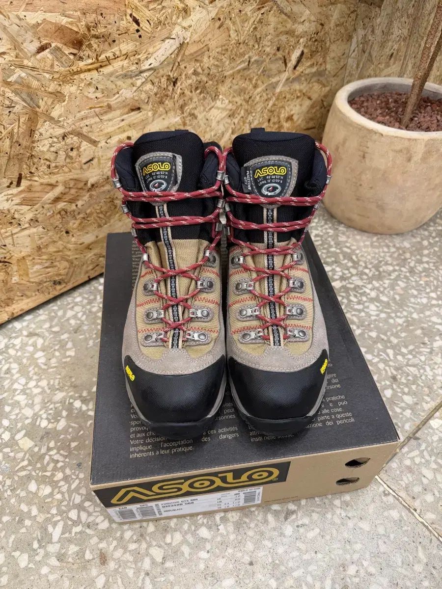 アソロ 퓨지티브 GORE-TEX 登山靴