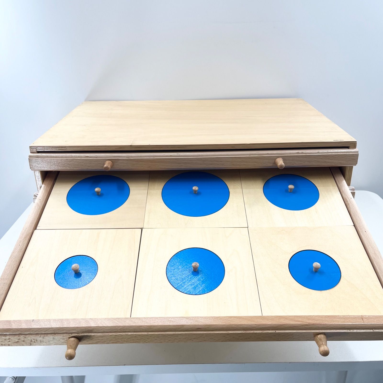 モンテッソーリ　幾何たんす Montessori 楽天市場】モンテッソーリ 幾何たんす Montessori Geometric Cabinet
