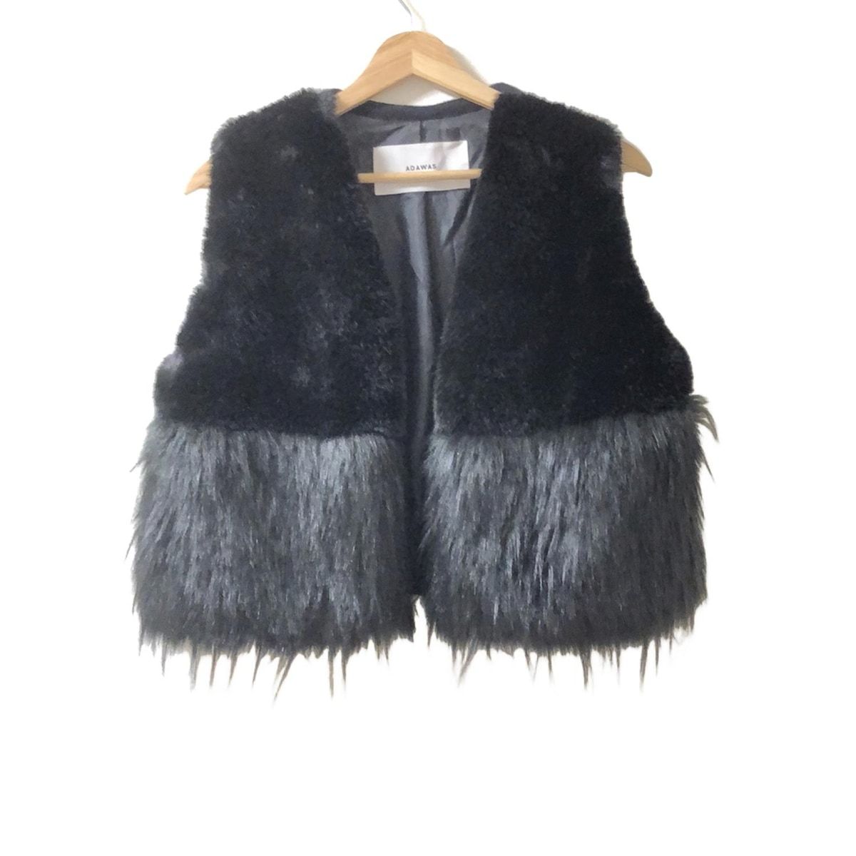 ADAWAS(アダワス) ベスト サイズF レディース美品 - 黒 フェイクファー