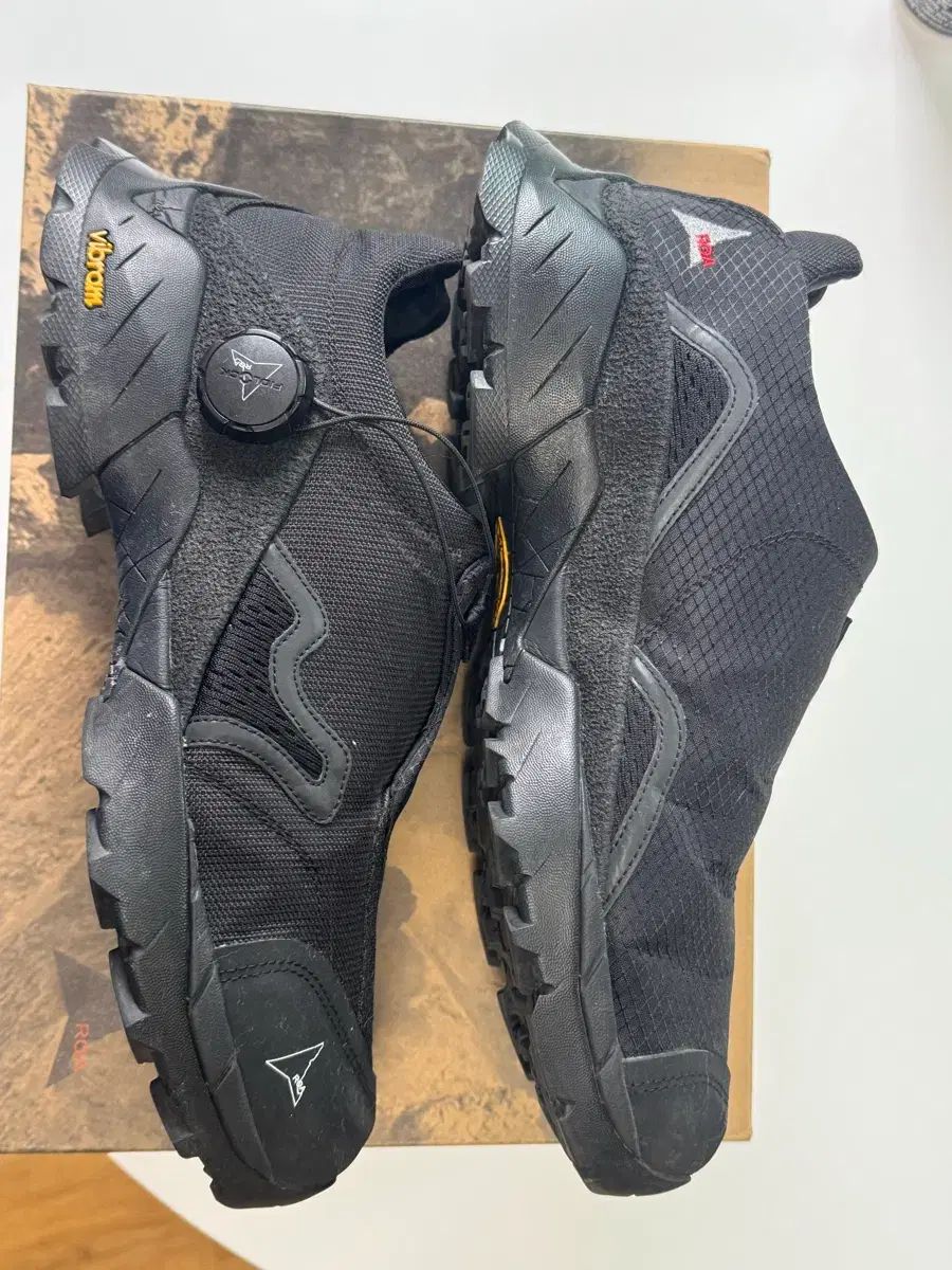  44 Roa ハイキング Minaar ブラック 登山靴 トレッキングシューズ アウトドアシューズ