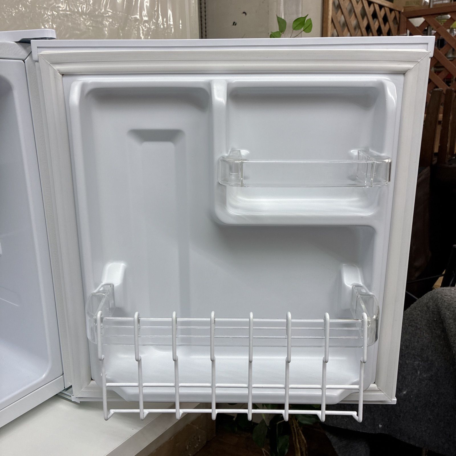 右開き45L 1ドアノンフロン冷蔵庫 SR-A45NE3(W) 新品未開封 SKジャパン