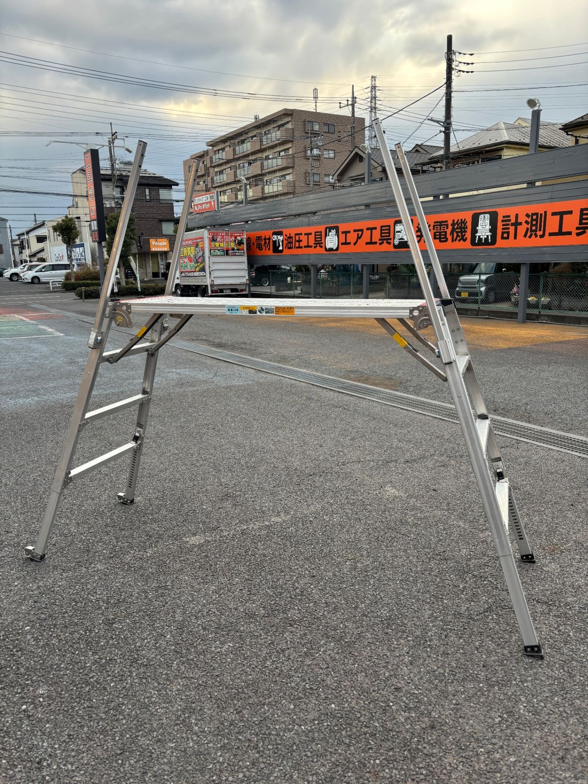 ▲ナカオ 可搬式作業台 勇馬 ESKー14 店頭引き取りのみ