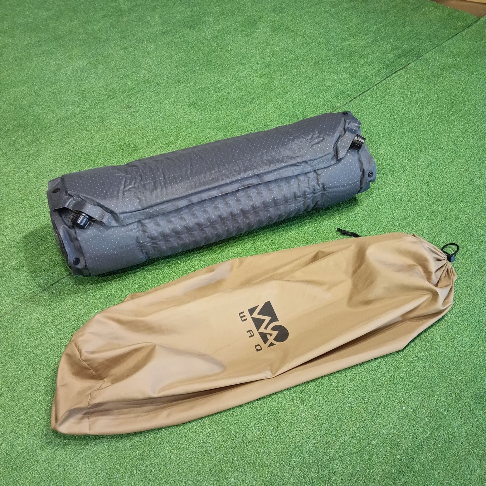 ◇WAQ(ワック) インフレータブル式マット(タン) シングル 厚み8cm 2個