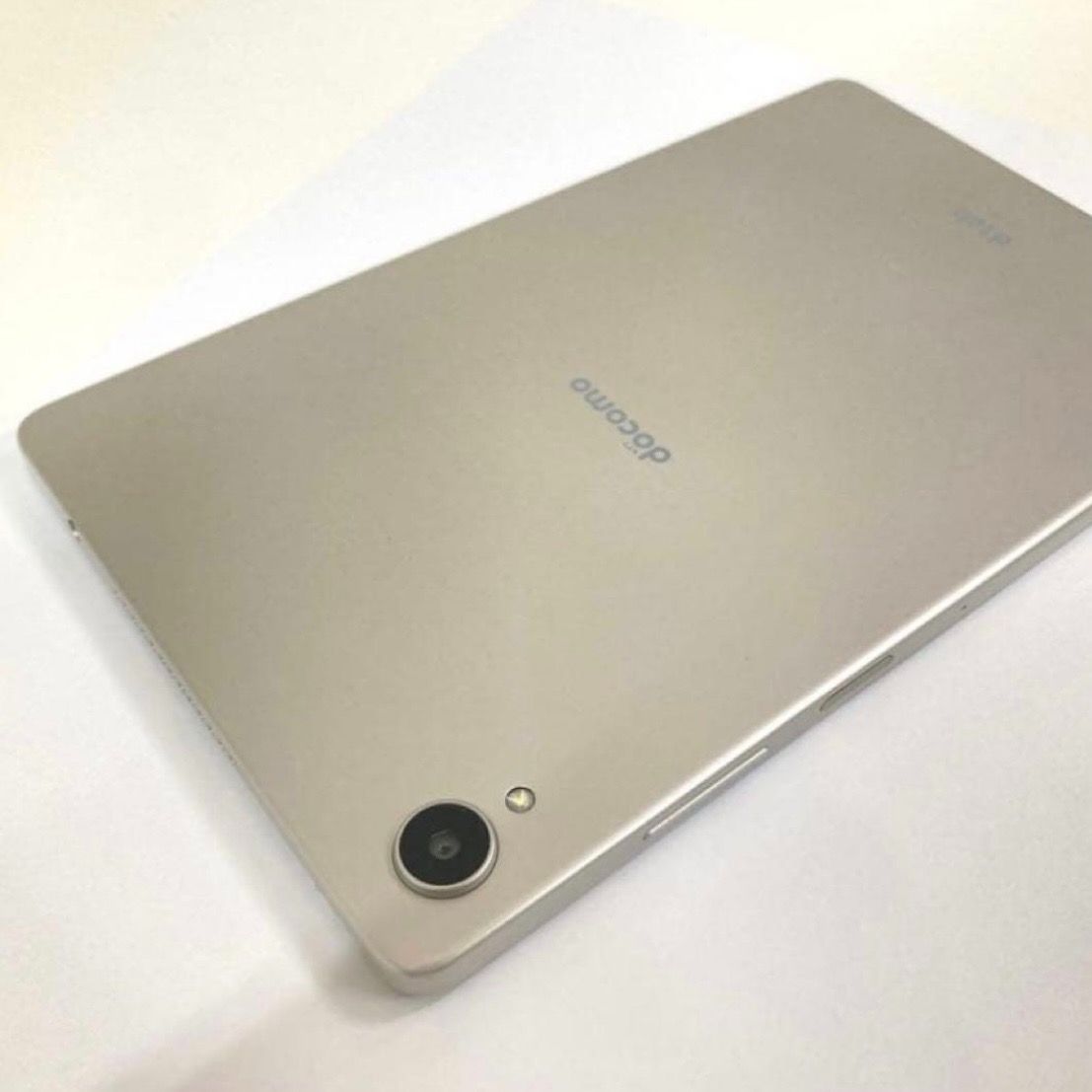 d-tab Compact d-42A 64GB ゴールド 画面割れ - メルカリ