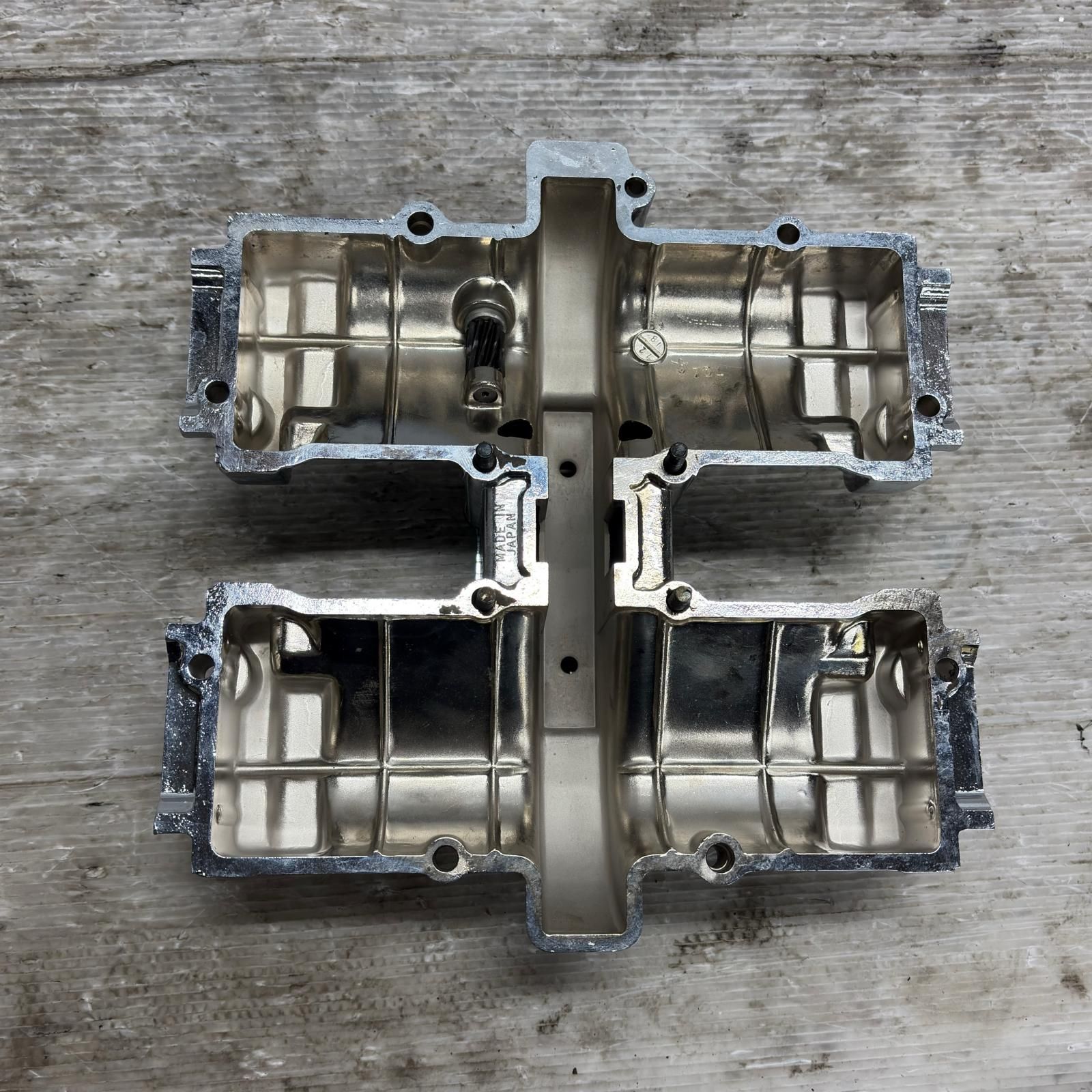 SUZUKI GSX250E シリンダーヘッドカバー スズキ [Y-250325-10] SUZUKI GSX250E シリンダーヘッドカバー スズキ-通販 高島屋