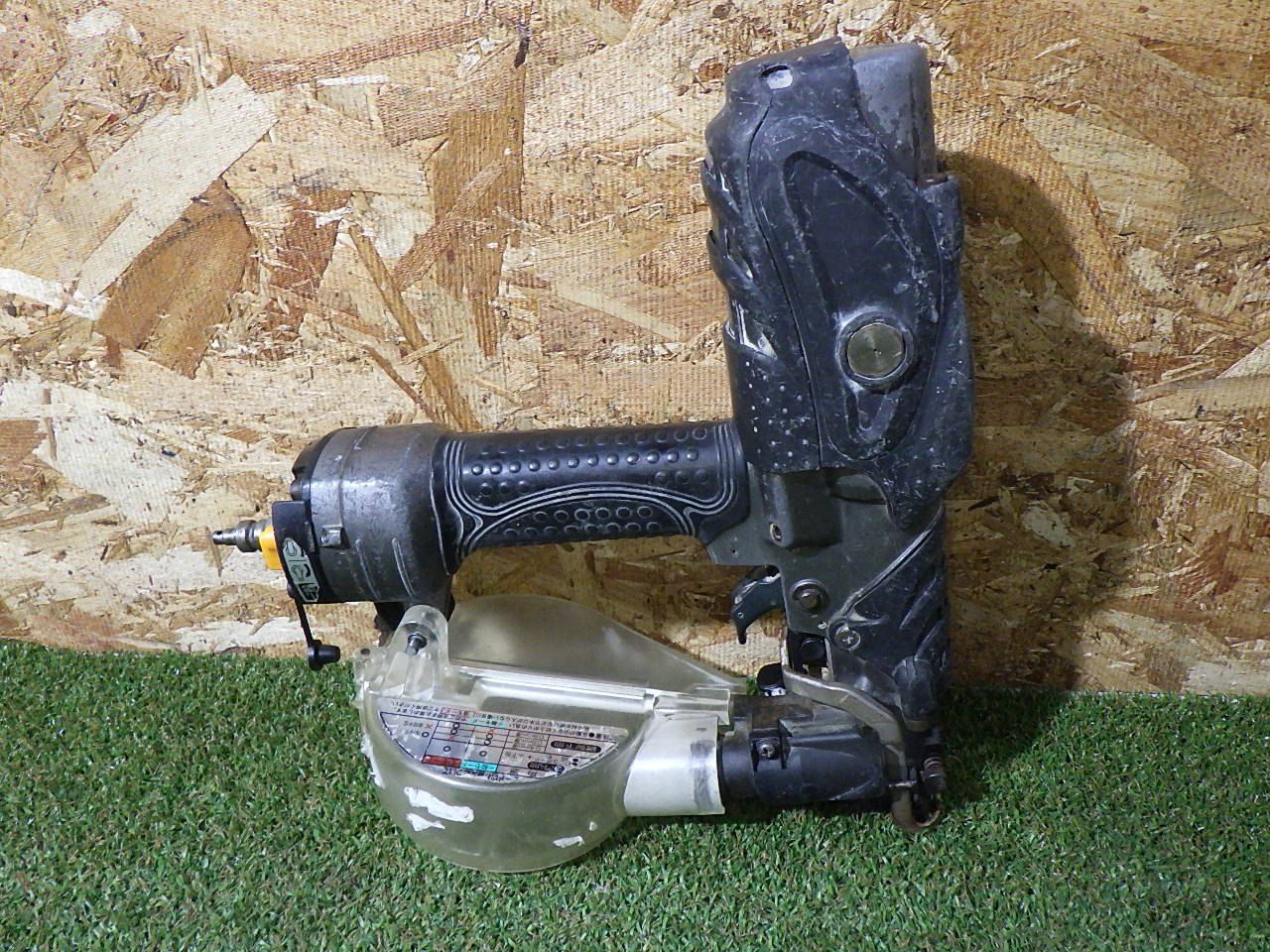 日立 品 WF 4 H 2 ネジ打ち機 釘打機 大工道具 エア工具 打てたり打てなかったり 現状渡し品 発送