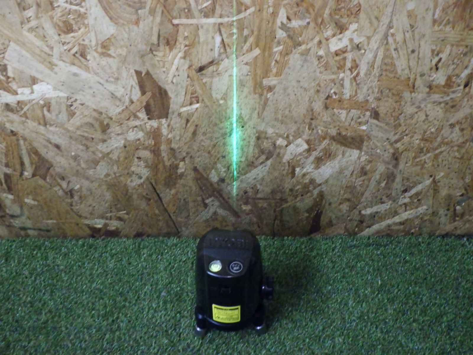  リョービ レーザー墨出し機 HLLー100 G 建築現場や内装工事に 未校正の品 品 光学機器 計測 検査