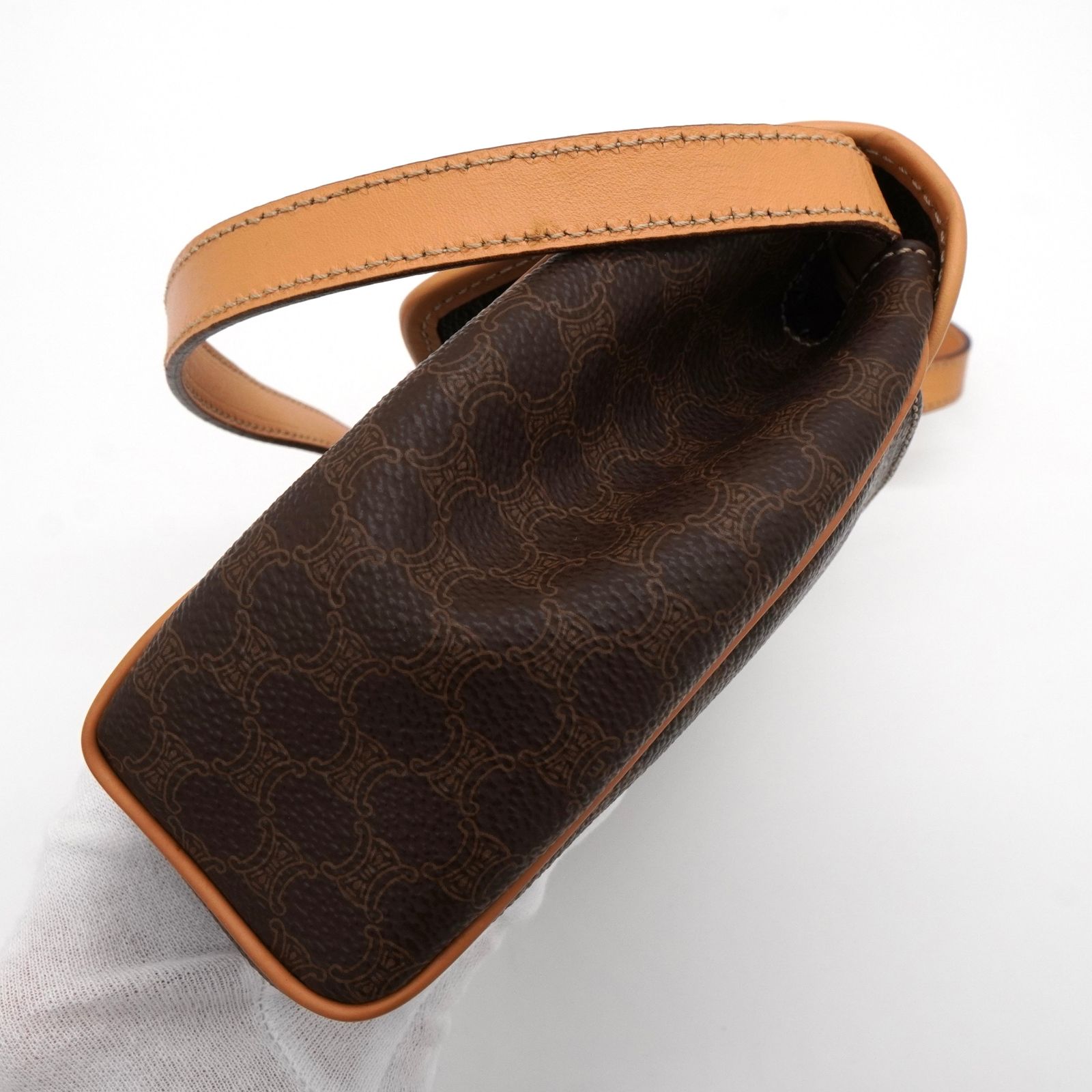 セリーヌ サークルロゴ マカダム PVC / レザー ショルダーバッグ