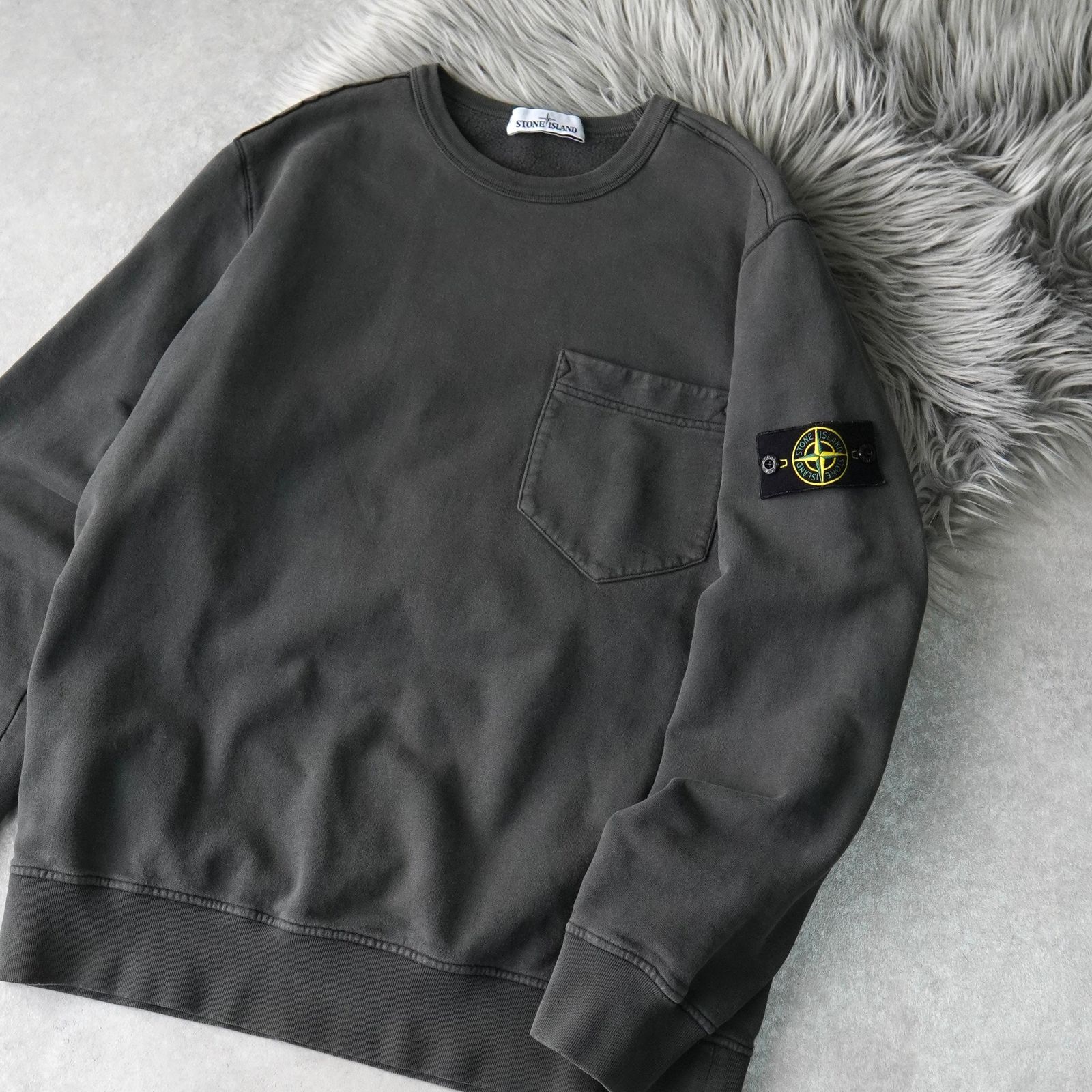 ストーンアイランド コンパスバッジ 胸ポケット ガーメントダイ