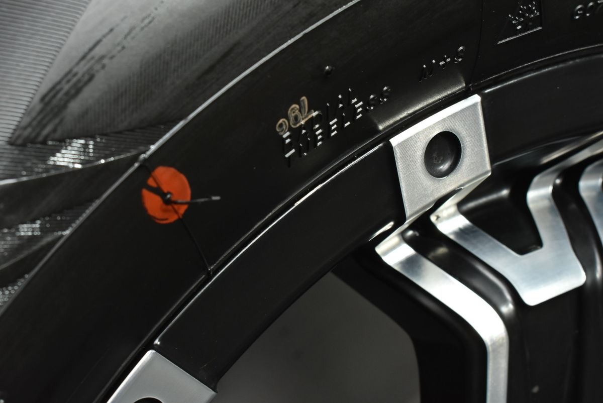 美品 バリ溝】ロックケリー MX-II 18in 8J +25 PCD139.7 ヨコハマ