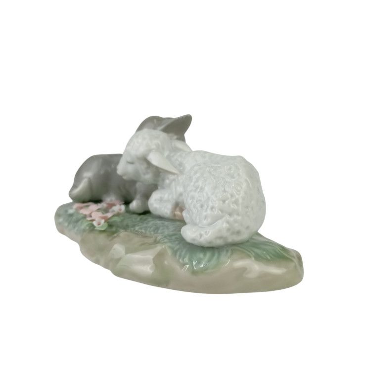 LLADRO リヤドロ 置物 平和の王国（狼と子羊） 6925 マルチカラー