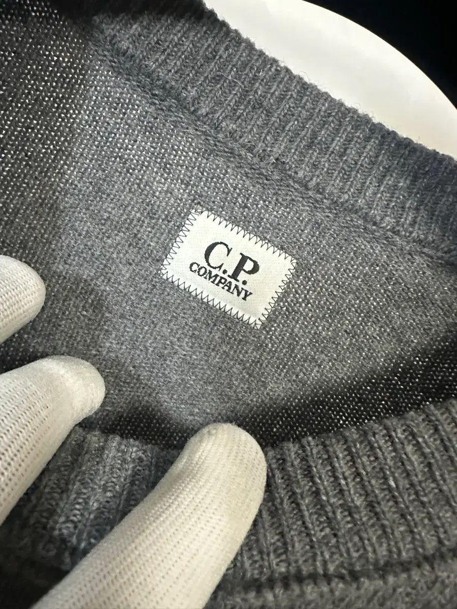 C.P. COMPANY シーピーカンパニー レンズワッペン グレー ニット (52