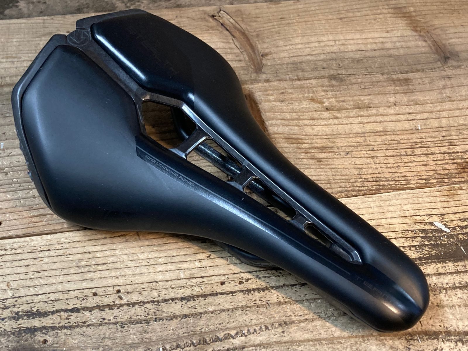 JV755 シマノ SHIMANO PRO STEALTH CURVED TEAM サドル 黒 カーボン